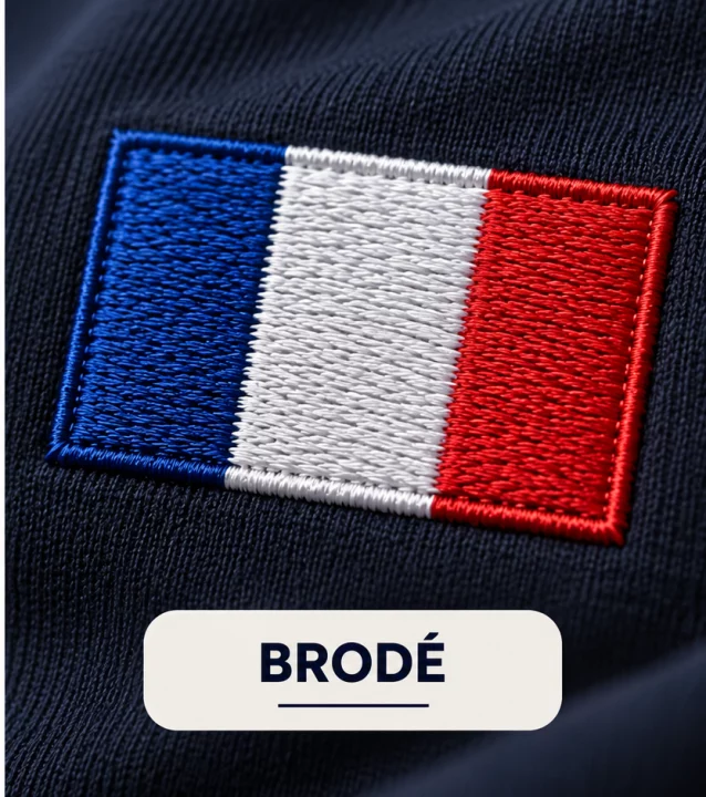 Drapeau français brodé sur textile